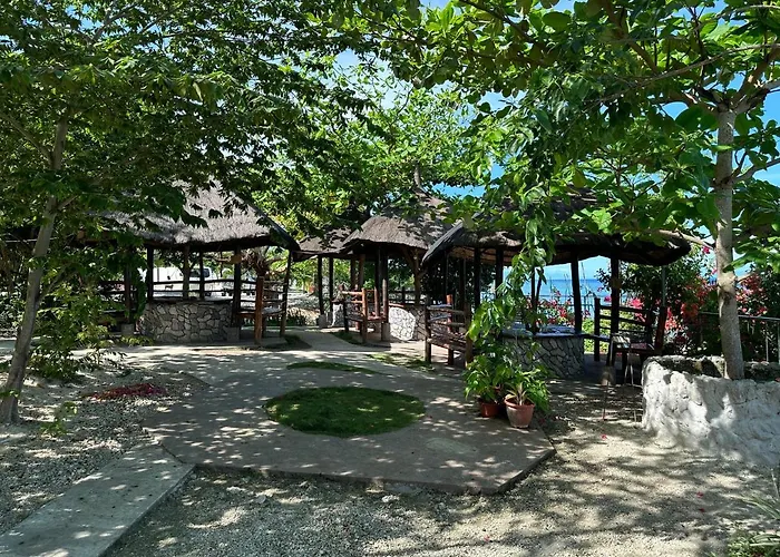 Nanay Eustiquia Complex Resort Saavedra